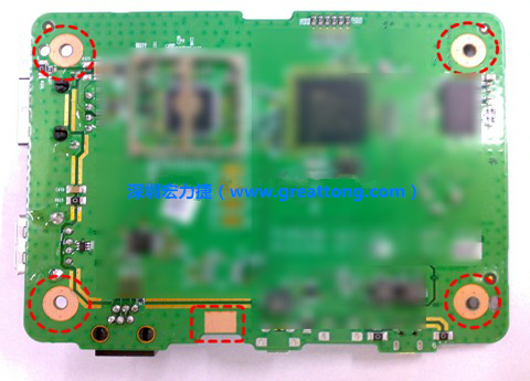 雷射后。使用雷射(Laser)去除綠漆后的效果。