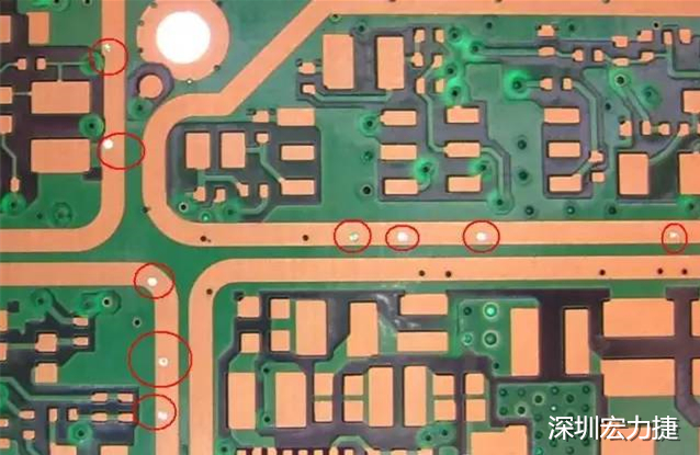 防止PCB過波峰焊時錫從導通孔貫穿元件面造成短路；特別是我們把過孔放在BGA焊盤上時，就必須先做塞孔，再鍍金處理，便于BGA的焊接。