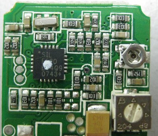 PCBA加工IC元件主要分為DIP及SMD兩大類，DIP 插件的IC，SMD (Surface Mount Device) 表面貼裝元件。