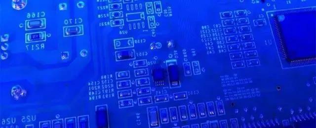 軸心自控AC系列自動涂覆機(jī)涂覆效果，均勻度非常一致